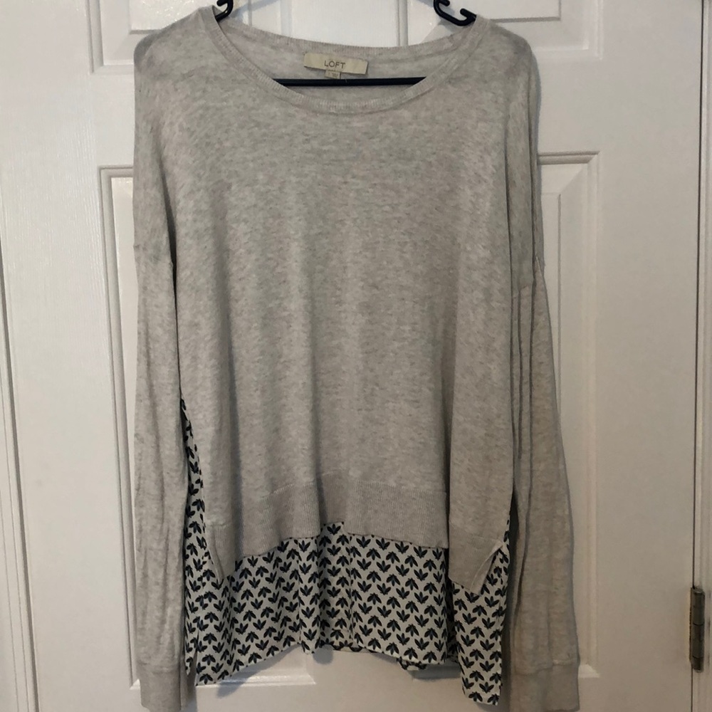 Light gray long sleeve shirt